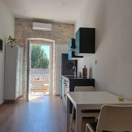 Central Studio Apartment