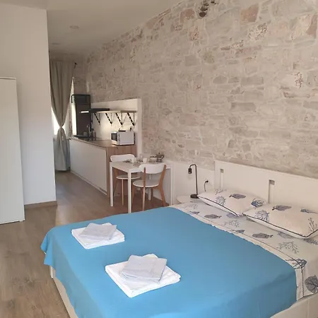 Central Studio Apartment アパート *