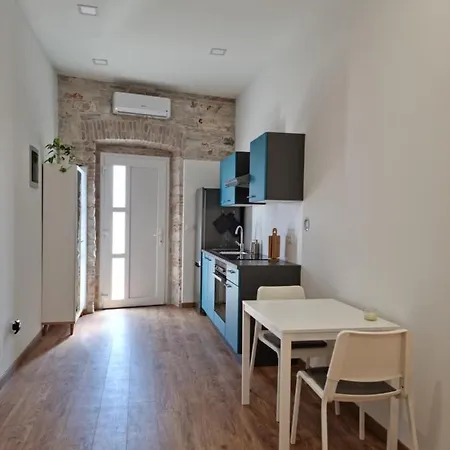 Апартаменты Central Studio Apartment Пула