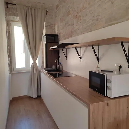 Central Studio Apartment شقة بولا
