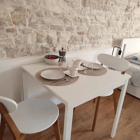 公寓 Central Studio Apartment *